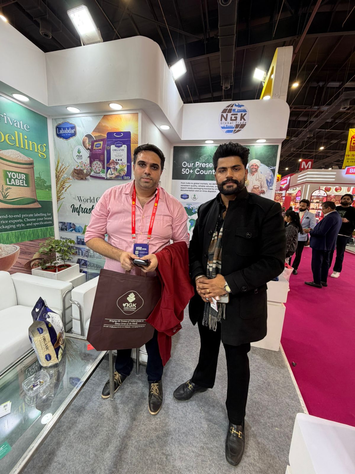 Lababdar team discussing with buyers